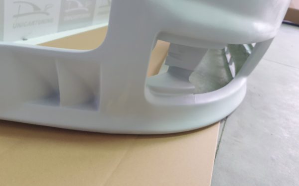 Audi A4 B6 LimAvant (00-04) - Para-choques Frente Sport com grelha em fibra (4)