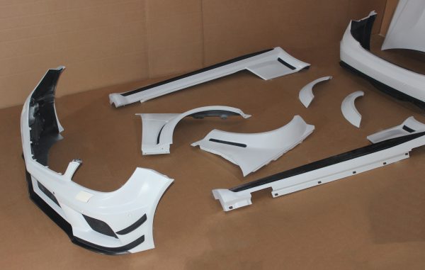 Mercedes-Benz Class C 63 AMG (2010–2016) - Kit Completo AMG Black Edition