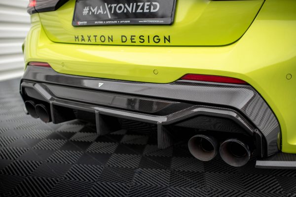 BMW 1 F40 M135i - Carbon Fiber Difusor traseiro V.1 | CF-BM-1-40-M-RS1OO_OO-245-P | Produto Maxton Design distribuído por Unicartuning. BMW 1 F40 M135i - Carbon Fiber Difusor traseiro V.1 | CF-BM-1-40-M-RS1OO_OO-245-P | Produto Maxton Design distribuído por Unicartuning.