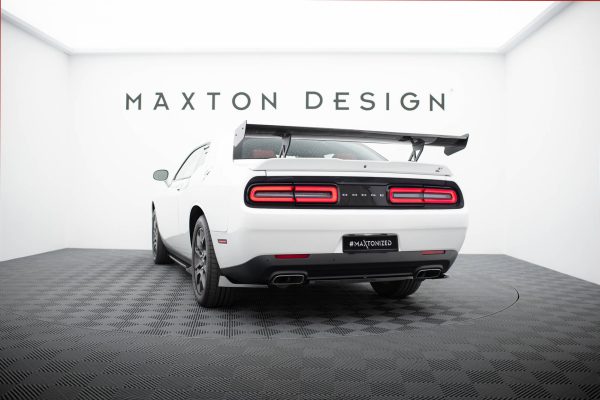 Dodge Challenger Mk3 - Aileron traseiro em carbono | CF-DO-CHL-3-INT-245-P | Produto Maxton Design distribuído por Unicartuning. Dodge Challenger Mk3 - Aileron traseiro em carbono | CF-DO-CHL-3-INT-245-P | Produto Maxton Design distribuído por Unicartuning.