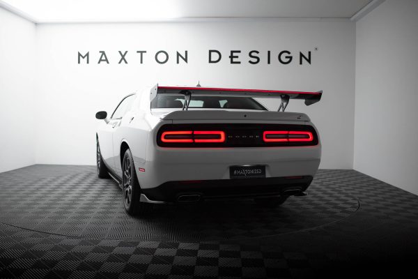 Honda Civic Si Mk10 - Aileron traseiro em carbono + LED | CF-DO-CHL-3-INT-245-P+LED | Produto Maxton Design distribuído por Unicartuning. Honda Civic Si Mk10 - Aileron traseiro em carbono + LED | CF-DO-CHL-3-INT-245-P+LED | Produto Maxton Design distribuído por Unicartuning.