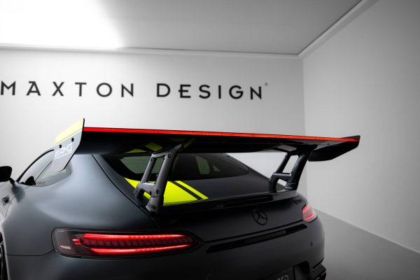 Mercedes-Benz CLA Coupé C118 / C118 (facelift) - Aileron traseiro em carbono + LED | CF-ME-AMG-GTR-1F-WING4-245-P+LED | Produto Maxton Design distribuído por Unicartuning.