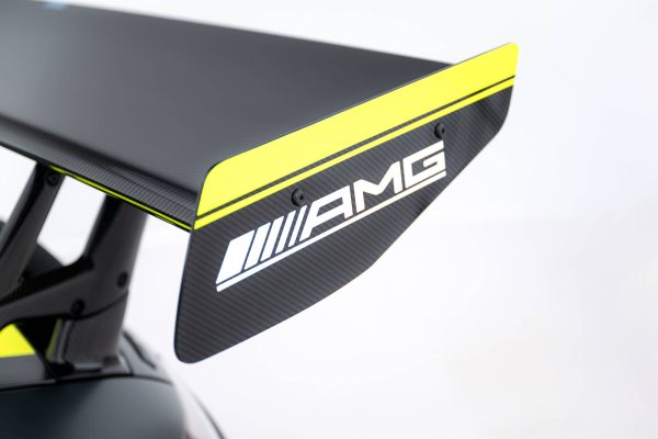 Mercedes-Benz CLA Coupé C118 / C118 (facelift) - Aileron traseiro em carbono + LED | CF-ME-AMG-GTR-1F-WING4-245-P+LED | Produto Maxton Design distribuído por Unicartuning.