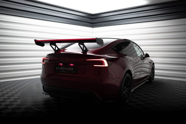 Tesla Model 3 - Aileron traseiro em carbono + LED | CF-TE-MODEL3-1-245-P+LED | Produto Maxton Design distribuído por Unicartuning.