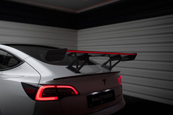 Tesla Model 3 - Aileron traseiro em carbono + LED | CF-TE-MODEL3-1-245-P+LED | Produto Maxton Design distribuído por Unicartuning.