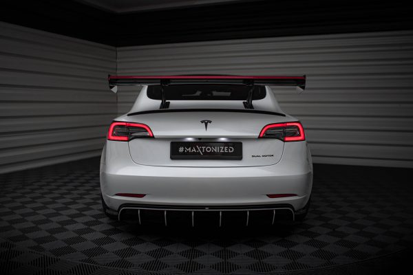 Tesla Model 3 - Aileron traseiro em carbono + LED