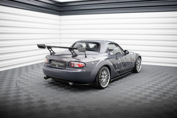 Mazda Mx5 Hardtop Nc(mk3) - Aileron traseiro em carbono | CF-MA-MX5-3-WING5-245-P | Produto Maxton Design distribuído por Unicartuning. Mazda Mx5 Hardtop Nc(mk3) - Aileron traseiro em carbono | CF-MA-MX5-3-WING5-245-P | Produto Maxton Design distribuído por Unicartuning.