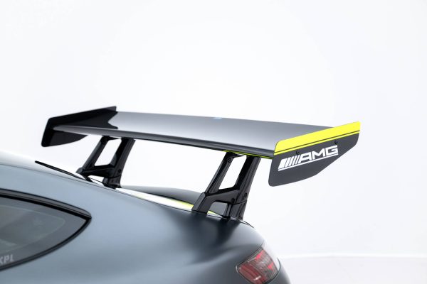 Mercedes-AMG GTR C190 (facelift) - Aileron traseiro em carbono | CF-ME-AMG-GTR-1F-WING4-245-P | Produto Maxton Design distribuído por Unicartuning. Mercedes-AMG GTR C190 (facelift) - Aileron traseiro em carbono | CF-ME-AMG-GTR-1F-WING4-245-P | Produto Maxton Design distribuído por Unicartuning.