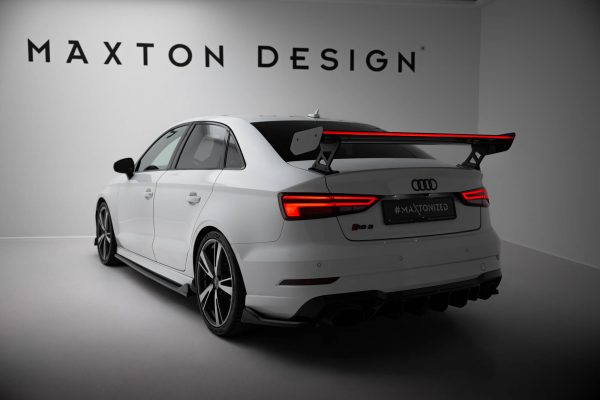 Audi A3 / A3 S-Line / S3 / RS3 Sedan 8V / 8V (facelift) - Aileron traseiro em carbono com suportes + LED | CF-AU-S3-8V-S-WING5-EXT-245-P+LED | Produto Maxton Design distribuído por Unicartuning. Audi A3 / A3 S-Line / S3 / RS3 Sedan 8V / 8V (facelift) - Aileron traseiro em carbono com suportes + LED | CF-AU-S3-8V-S-WING5-EXT-245-P+LED | Produto Maxton Design distribuído por Unicartuning.