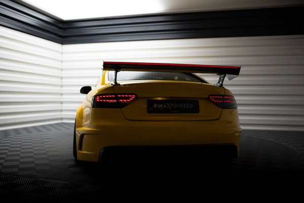 Audi A5 Coupé 8T - Aileron traseiro em carbono com suportes + LED | CF-AU-A5-1-WING5-EXT-245-P+LED | Produto Maxton Design distribuído por Unicartuning. Audi A5 Coupé 8T - Aileron traseiro em carbono com suportes + LED | CF-AU-A5-1-WING5-EXT-245-P+LED | Produto Maxton Design distribuído por Unicartuning.