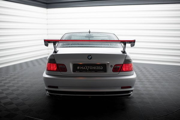 BMW 3 Coupé E46 - Aileron traseiro em carbono com suportes + LED | CF-BM-3-46-C-WING5-EXT-245-P+LED | Produto Maxton Design distribuído por Unicartuning. BMW 3 Coupé E46 - Aileron traseiro em carbono com suportes + LED | CF-BM-3-46-C-WING5-EXT-245-P+LED | Produto Maxton Design distribuído por Unicartuning.