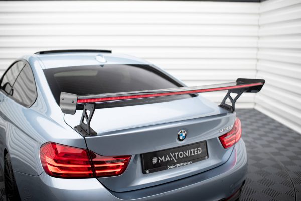 BMW 4 F32 / 4 F32 Pack M Coupé - Aileron traseiro em carbono com suportes + LED | CF-BM-4-F32-WING5-EXT-245-P+LED | Produto Maxton Design distribuído por Unicartuning.