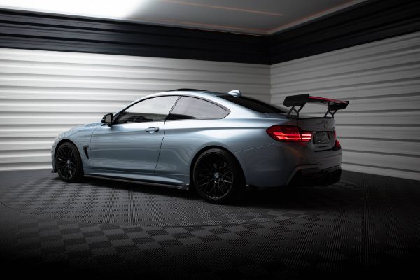 BMW 4 F32 / 4 F32 Pack M Coupé - Aileron traseiro em carbono com suportes + LED | CF-BM-4-F32-WING5-EXT-245-P+LED | Produto Maxton Design distribuído por Unicartuning.