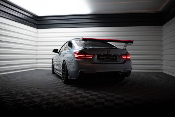 BMW 4 F32 / 4 F32 Pack M Coupé - Aileron traseiro em carbono com suportes + LED | CF-BM-4-F32-WING5-EXT-245-P+LED | Produto Maxton Design distribuído por Unicartuning.