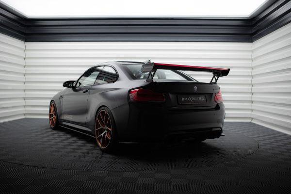BMW M2 F87 / 2 / 2 Pack M F22 - Aileron traseiro em carbono com suportes + LED | CF-BM-M2-F87-WING5-EXT-245-P+LED | Produto Maxton Design distribuído por Unicartuning. BMW M2 F87 / 2 / 2 Pack M F22 - Aileron traseiro em carbono com suportes + LED | CF-BM-M2-F87-WING5-EXT-245-P+LED | Produto Maxton Design distribuído por Unicartuning.