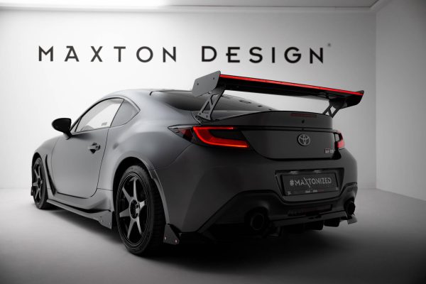 Toyota GR86 / Subaru BRZ Mk2 - Aileron traseiro em carbono com suportes + LED | CF-TO-GR86-1-WING5-EXT-245-P+LED | Produto Maxton Design distribuído por Unicartuning. Toyota GR86 / Subaru BRZ Mk2 - Aileron traseiro em carbono com suportes + LED | CF-TO-GR86-1-WING5-EXT-245-P+LED | Produto Maxton Design distribuído por Unicartuning.