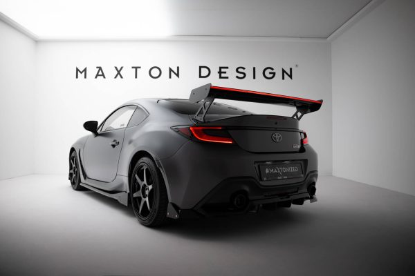 Toyota GR86 / Subaru BRZ Mk2 - Aileron traseiro em carbono com suportes + LED | CF-TO-GR86-1-WING5-EXT-245-P+LED | Produto Maxton Design distribuído por Unicartuning. Toyota GR86 / Subaru BRZ Mk2 - Aileron traseiro em carbono com suportes + LED | CF-TO-GR86-1-WING5-EXT-245-P+LED | Produto Maxton Design distribuído por Unicartuning.