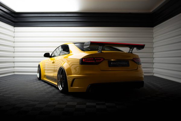 Audi A5 Coupé 8T - Aileron traseiro em carbono com suportes + LED | CF-AU-A5-1-WING5-INT-245-P+LED | Produto Maxton Design distribuído por Unicartuning. Audi A5 Coupé 8T - Aileron traseiro em carbono com suportes + LED | CF-AU-A5-1-WING5-INT-245-P+LED | Produto Maxton Design distribuído por Unicartuning.