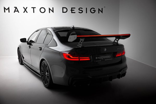 BMW 5 / M5 Sedan G30 / F90 - Aileron traseiro em carbono com suportes + LED | CF-BM-5-G30-MPACK-WING5-INT-245-P+LED | Produto Maxton Design distribuído por Unicartuning. BMW 5 / M5 Sedan G30 / F90 - Aileron traseiro em carbono com suportes + LED | CF-BM-5-G30-MPACK-WING5-INT-245-P+LED | Produto Maxton Design distribuído por Unicartuning.