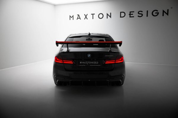 BMW 5 / M5 Sedan G30 / F90 - Aileron traseiro em carbono com suportes + LED | CF-BM-5-G30-MPACK-WING5-INT-245-P+LED | Produto Maxton Design distribuído por Unicartuning. BMW 5 / M5 Sedan G30 / F90 - Aileron traseiro em carbono com suportes + LED | CF-BM-5-G30-MPACK-WING5-INT-245-P+LED | Produto Maxton Design distribuído por Unicartuning.
