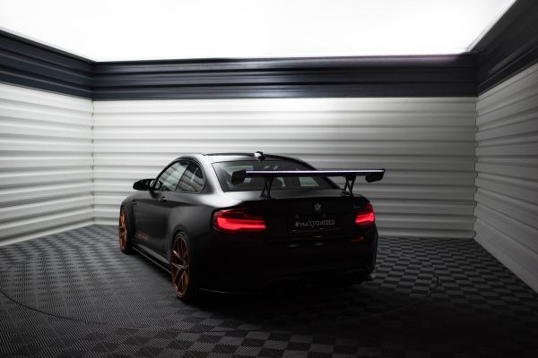 BMW M2 G87 - Aileron traseiro em carbono com suportes + LED | CF-BM-M2-F87-WING5-INT-245-P+LED | Produto Maxton Design distribuído por Unicartuning.