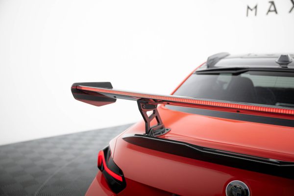 BMW M2 G87 - Aileron traseiro em carbono com suportes + LED | CF-BM-M2-G87-WING5-INT-245-P+LED | Produto Maxton Design distribuído por Unicartuning. BMW M2 G87 - Aileron traseiro em carbono com suportes + LED | CF-BM-M2-G87-WING5-INT-245-P+LED | Produto Maxton Design distribuído por Unicartuning.