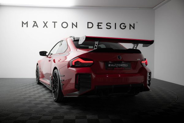 BMW M2 G87 - Aileron traseiro em carbono com suportes + LED | CF-BM-M2-G87-WING5-INT-245-P+LED | Produto Maxton Design distribuído por Unicartuning. BMW M2 G87 - Aileron traseiro em carbono com suportes + LED | CF-BM-M2-G87-WING5-INT-245-P+LED | Produto Maxton Design distribuído por Unicartuning.