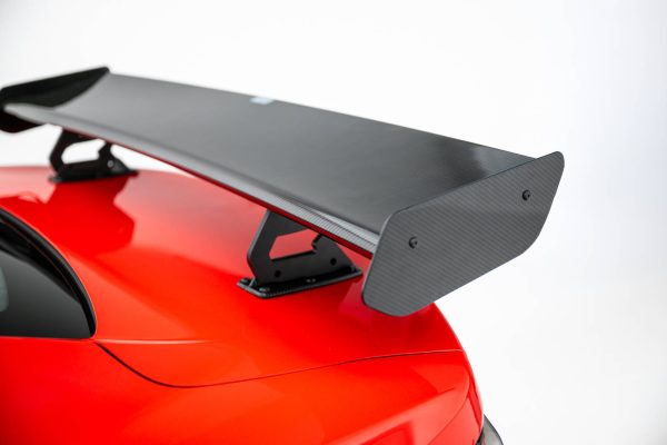 Chevrolet Corvette Stingray / Grand Sport C7 - Aileron traseiro em carbono com suportes + LED | CF-CH-CA-6F-SS-WING5-INT-245-P+LED | Produto Maxton Design distribuído por Unicartuning. Chevrolet Corvette Stingray / Grand Sport C7 - Aileron traseiro em carbono com suportes + LED | CF-CH-CA-6F-SS-WING5-INT-245-P+LED | Produto Maxton Design distribuído por Unicartuning.