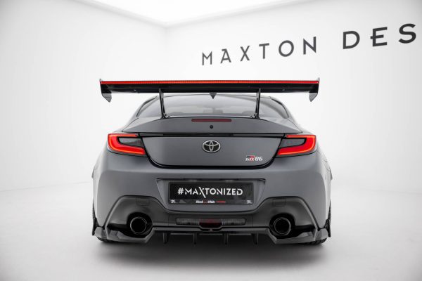 Toyota GR86 / Subaru BRZ Mk2 - Aileron traseiro em carbono com suportes + LED | CF-TO-GR86-1-WING5-INT-245-P-2+LED | Produto Maxton Design distribuído por Unicartuning.