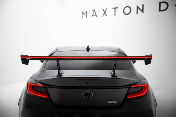 Toyota GR86 / Subaru BRZ Mk2 - Aileron traseiro em carbono com suportes + LED | CF-TO-GR86-1-WING5-INT-245-P-2+LED | Produto Maxton Design distribuído por Unicartuning.