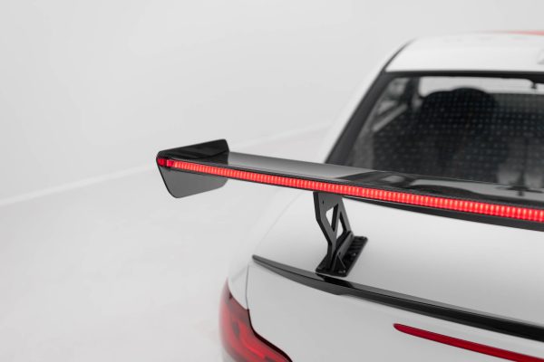 BMW 1 M E82 - Aileron traseiro em carbono com suportes V.1 + LED | CF-BM-1-82-M-WING5-INT-245-P-1+LED | Produto Maxton Design distribuído por Unicartuning.