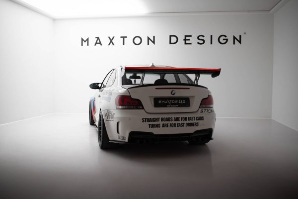 BMW 1 M E82 - Aileron traseiro em carbono com suportes V.1 + LED | CF-BM-1-82-M-WING5-INT-245-P-1+LED | Produto Maxton Design distribuído por Unicartuning.
