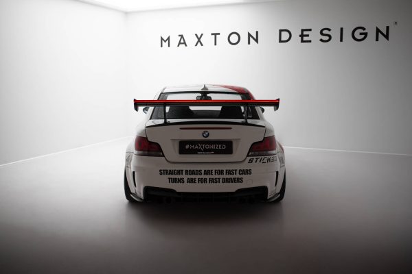 BMW 1 M E82 - Aileron traseiro em carbono com suportes V.1 + LED | CF-BM-1-82-M-WING5-INT-245-P-1+LED | Produto Maxton Design distribuído por Unicartuning.
