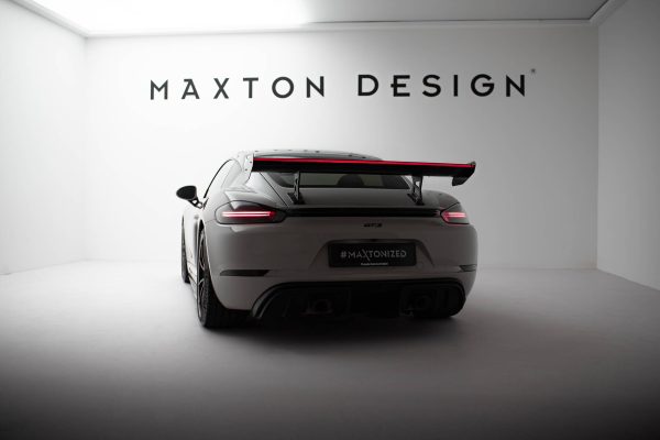 Porsche 718 Cayman 982c - Aileron traseiro em carbono com suportes V.1 + LED | CF-PO-CA-718-GTS-WING5-INT-245-P+LED-1 | Produto Maxton Design distribuído por Unicartuning. Porsche 718 Cayman 982c - Aileron traseiro em carbono com suportes V.1 + LED | CF-PO-CA-718-GTS-WING5-INT-245-P+LED-1 | Produto Maxton Design distribuído por Unicartuning.