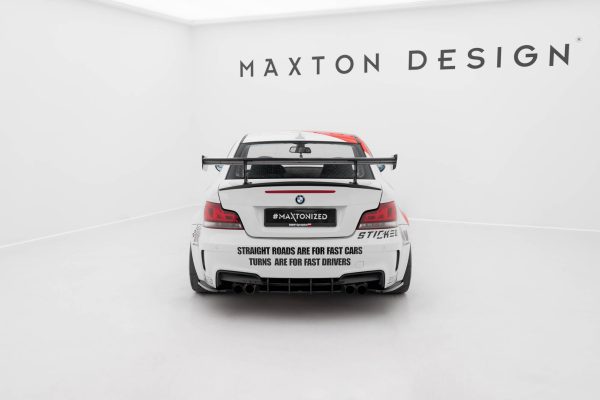 BMW 1 M E82 - Aileron traseiro em carbono com suportes V.2 | CF-BM-1-82-M-WING5-INT-245-P-2 | Produto Maxton Design distribuído por Unicartuning. BMW 1 M E82 - Aileron traseiro em carbono com suportes V.2 | CF-BM-1-82-M-WING5-INT-245-P-2 | Produto Maxton Design distribuído por Unicartuning.