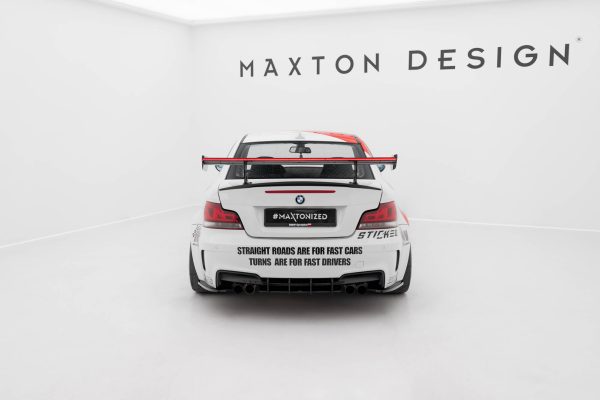 BMW 1 M E82 - Aileron traseiro em carbono com suportes V.2 + LED | CF-BM-1-82-M-WING5-INT-245-P-2+LED | Produto Maxton Design distribuído por Unicartuning. BMW 1 M E82 - Aileron traseiro em carbono com suportes V.2 + LED | CF-BM-1-82-M-WING5-INT-245-P-2+LED | Produto Maxton Design distribuído por Unicartuning.