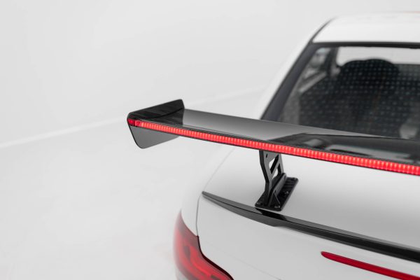 BMW 1 M E82 - Aileron traseiro em carbono com suportes V.2 + LED | CF-BM-1-82-M-WING5-INT-245-P-2+LED | Produto Maxton Design distribuído por Unicartuning. BMW 1 M E82 - Aileron traseiro em carbono com suportes V.2 + LED | CF-BM-1-82-M-WING5-INT-245-P-2+LED | Produto Maxton Design distribuído por Unicartuning.