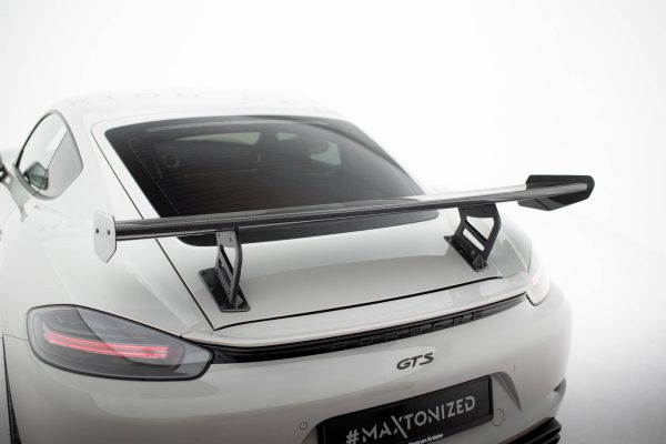 Porsche 718 Cayman 982c - Aileron traseiro em carbono com suportes V.2 | CF-PO-CA-718-GTS-WING5-INT-245-P-2 | Produto Maxton Design distribuído por Unicartuning. Porsche 718 Cayman 982c - Aileron traseiro em carbono com suportes V.2 | CF-PO-CA-718-GTS-WING5-INT-245-P-2 | Produto Maxton Design distribuído por Unicartuning.