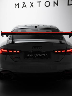 BMW 1 F40 Pack M/ M135i - Aileron traseiro em carbono + LED | CF-AU-S5-2F-C-WING5-UPP-245-P+LED | Produto Maxton Design distribuído por Unicartuning.