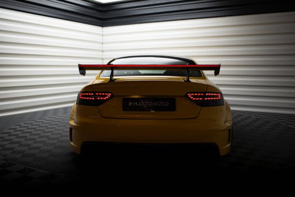 Audi A5 Coupé 8T - Aileron traseiro em carbono + LED | CF-AU-A5-1-WING5-UPP-245-P+LED | Produto Maxton Design distribuído por Unicartuning. Audi A5 Coupé 8T - Aileron traseiro em carbono + LED | CF-AU-A5-1-WING5-UPP-245-P+LED | Produto Maxton Design distribuído por Unicartuning.