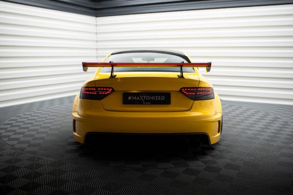 Audi A5 Coupé 8T - Aileron traseiro em carbono + LED | CF-AU-A5-1-WING5-UPP-245-P+LED | Produto Maxton Design distribuído por Unicartuning. Audi A5 Coupé 8T - Aileron traseiro em carbono + LED | CF-AU-A5-1-WING5-UPP-245-P+LED | Produto Maxton Design distribuído por Unicartuning.