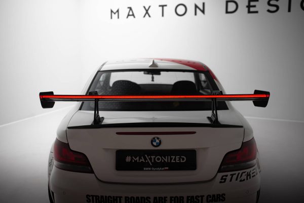 BMW 3 Coupé E46 - Aileron traseiro em carbono + LED | CF-BM-1-82-M-WING5-UPP-245-P+LED | Produto Maxton Design distribuído por Unicartuning. BMW 3 Coupé E46 - Aileron traseiro em carbono + LED | CF-BM-1-82-M-WING5-UPP-245-P+LED | Produto Maxton Design distribuído por Unicartuning.