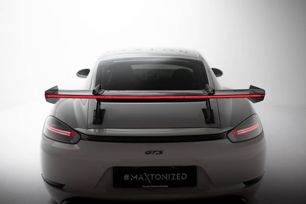 Porsche 718 Cayman 982c - Aileron traseiro em carbono V.1 + LED | CF-PO-CA-718-GTS-WING5-UPP-245-P+LED-1 | Produto Maxton Design distribuído por Unicartuning. Porsche 718 Cayman 982c - Aileron traseiro em carbono V.1 + LED | CF-PO-CA-718-GTS-WING5-UPP-245-P+LED-1 | Produto Maxton Design distribuído por Unicartuning.