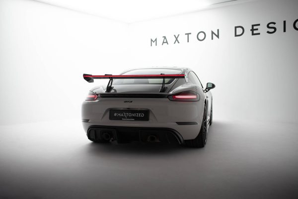 Porsche 718 Cayman 982c - Aileron traseiro em carbono V.1 + LED | CF-PO-CA-718-GTS-WING5-UPP-245-P+LED-1 | Produto Maxton Design distribuído por Unicartuning. Porsche 718 Cayman 982c - Aileron traseiro em carbono V.1 + LED | CF-PO-CA-718-GTS-WING5-UPP-245-P+LED-1 | Produto Maxton Design distribuído por Unicartuning.