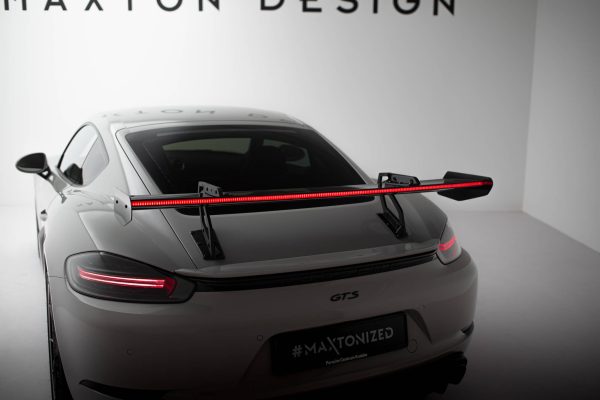 Porsche 718 Cayman 982c - Aileron traseiro em carbono V.2 + LED | CF-PO-CA-718-GTS-WING5-UPP-245-P+LED-2 | Produto Maxton Design distribuído por Unicartuning. Porsche 718 Cayman 982c - Aileron traseiro em carbono V.2 + LED | CF-PO-CA-718-GTS-WING5-UPP-245-P+LED-2 | Produto Maxton Design distribuído por Unicartuning.