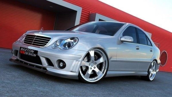 Mercedes-Benz C W203 < AMG 204 Look> - Lâmina frontal (pára-choques ME-C-203-AMG204-F1) | ME-C203-AMG204-FD1G | Produto Maxton Design distribuído por Unicartuning. Mercedes-Benz C W203 < AMG 204 Look> - Lâmina frontal (pára-choques ME-C-203-AMG204-F1) | ME-C203-AMG204-FD1G | Produto Maxton Design distribuído por Unicartuning.