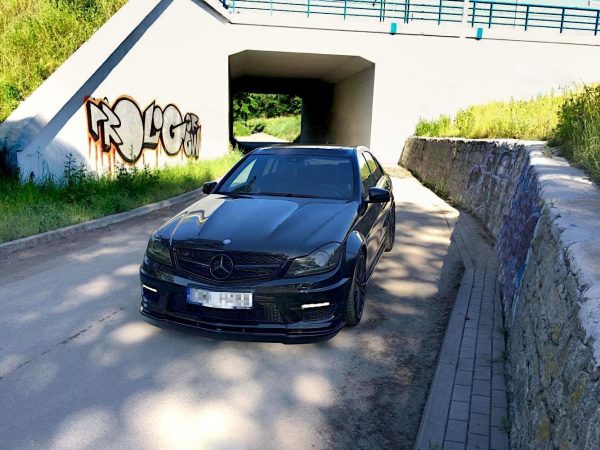 Mercedes-Benz C Sedan W204 / C Coupé C204 - Lâmina frontal | ME-C-204F-AMG-FD1G | Produto Maxton Design distribuído por Unicartuning. Mercedes-Benz C Sedan W204 / C Coupé C204 - Lâmina frontal | ME-C-204F-AMG-FD1G | Produto Maxton Design distribuído por Unicartuning.