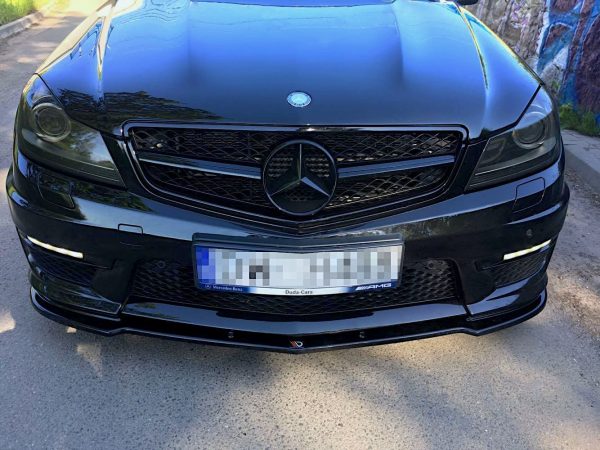 Mercedes-Benz C Sedan W204 / C Coupé C204 - Lâmina frontal | ME-C-204F-AMG-FD1G | Produto Maxton Design distribuído por Unicartuning. Mercedes-Benz C Sedan W204 / C Coupé C204 - Lâmina frontal | ME-C-204F-AMG-FD1G | Produto Maxton Design distribuído por Unicartuning.