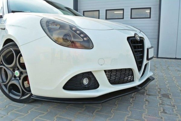Alfa Romeo Giulietta - Lâmina frontal V.1 | AL-GU-1-FD1G | Produto Maxton Design distribuído por Unicartuning.