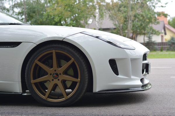 Jaguar F-type Mk1 (facelift) - Lâmina frontal V.1 | JA-F-TYPE-1-FD1G | Produto Maxton Design distribuído por Unicartuning. Jaguar F-type Mk1 (facelift) - Lâmina frontal V.1 | JA-F-TYPE-1-FD1G | Produto Maxton Design distribuído por Unicartuning.
